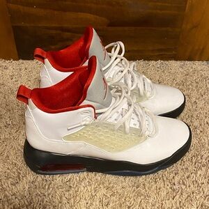 Men’s size 10 Jordan Maxin 200 w/ box